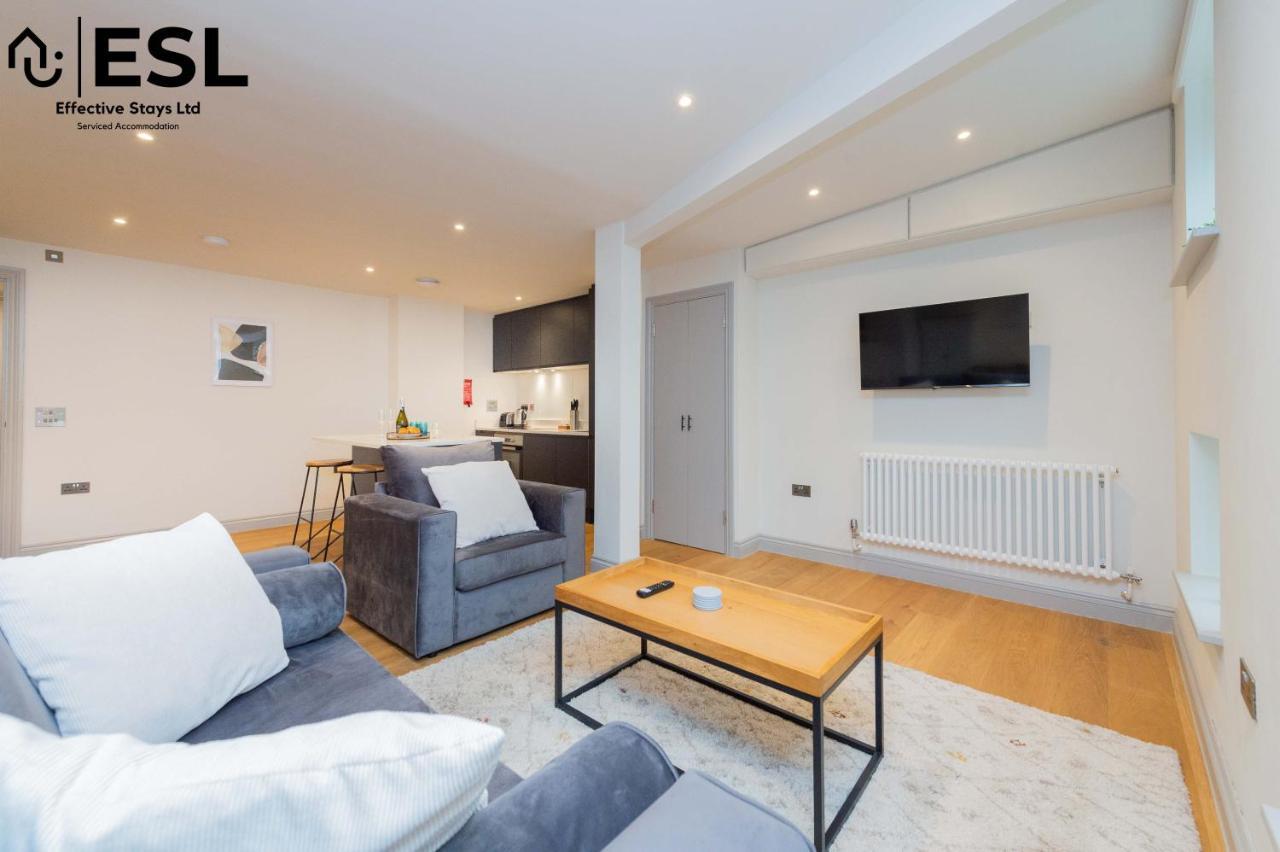 2 Bedroom Church Apartment 5 Mins To Town Centre - Free Parking 슈루즈버리 외부 사진