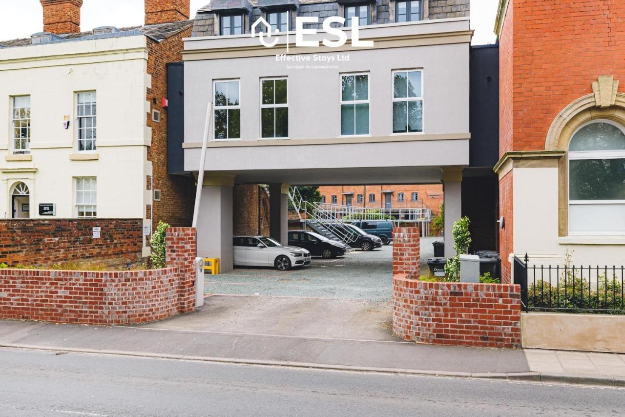 2 Bedroom Church Apartment 5 Mins To Town Centre - Free Parking 슈루즈버리 외부 사진